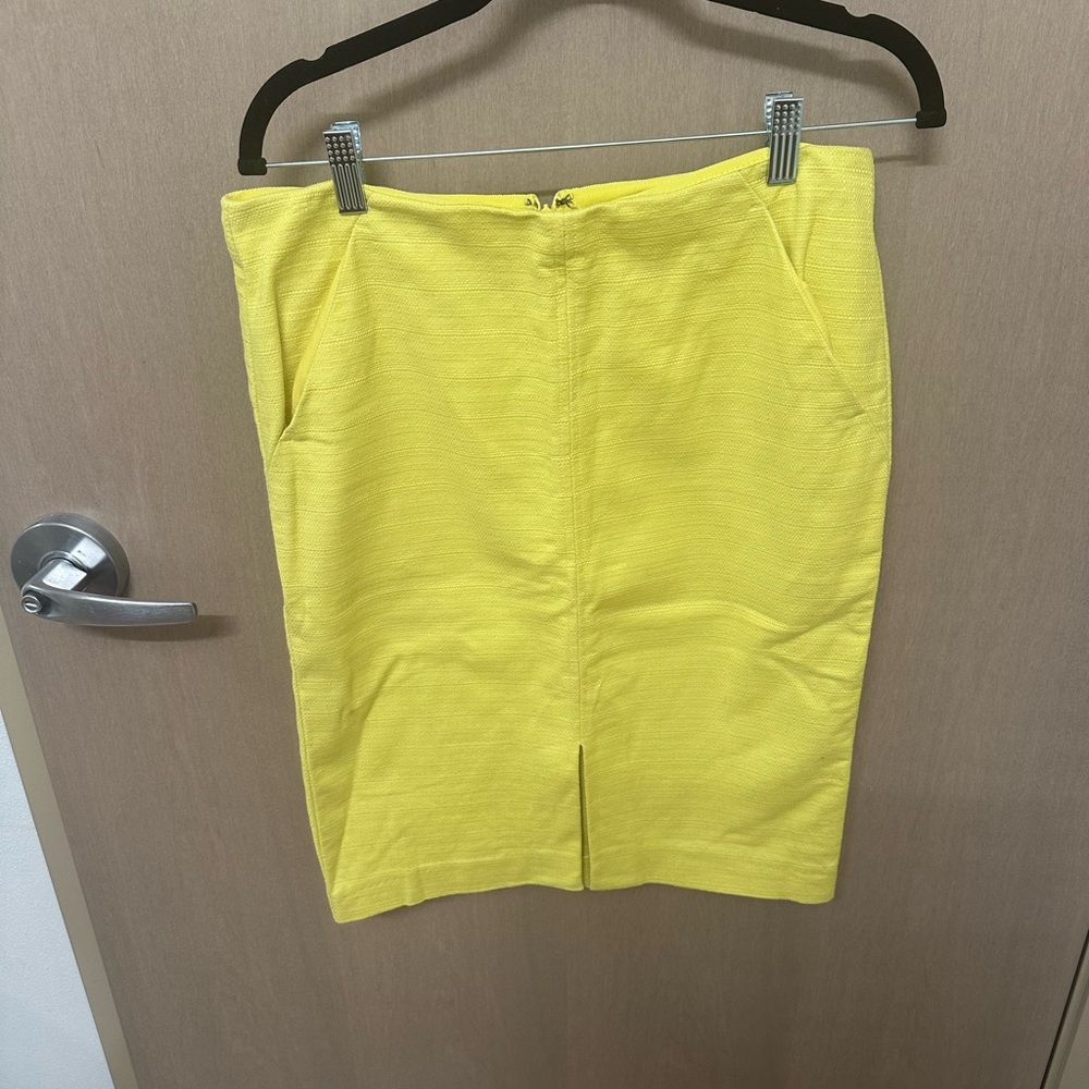 Neon bright Loft Women's Skirt Size 8, with pockets!